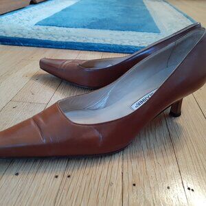Manolo Blahnik brown heels size 35.5